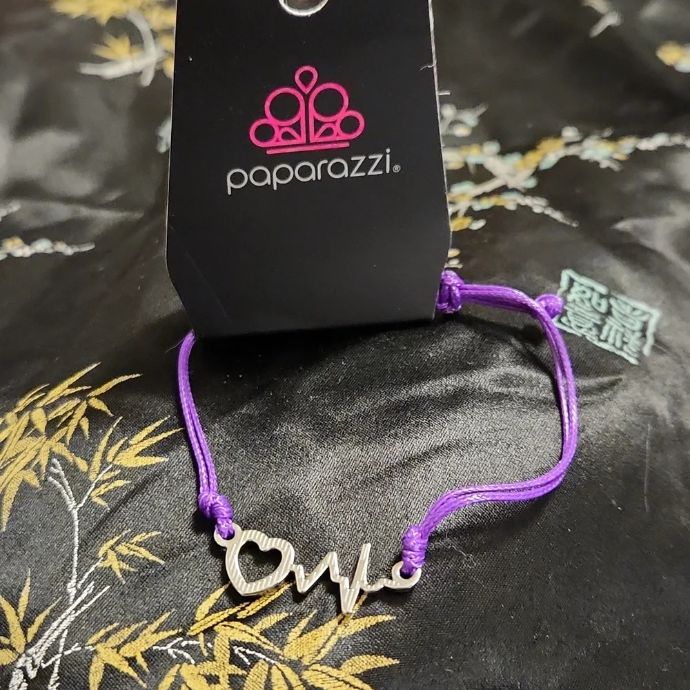 Paparazzi Cardiac Couture purple Beacelet